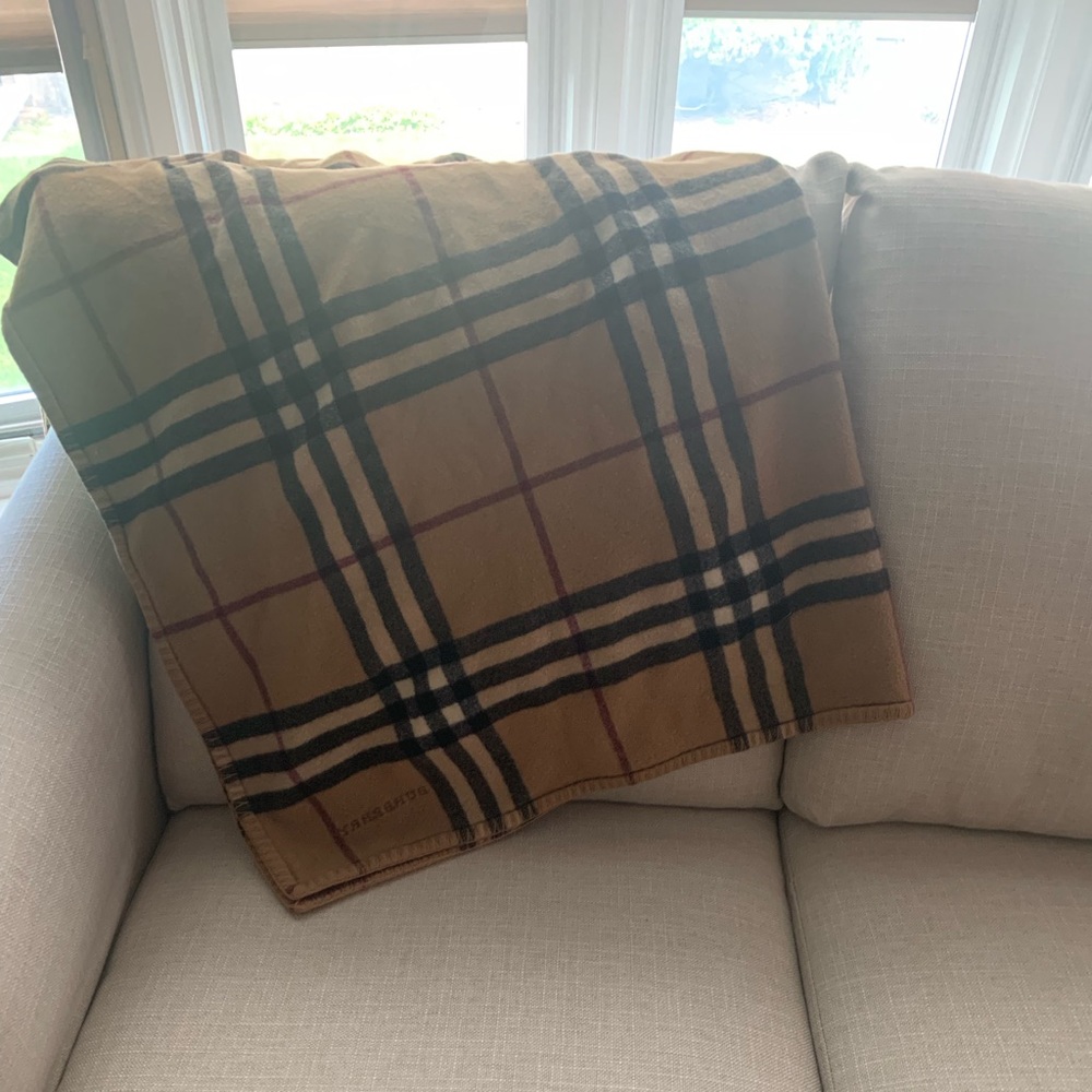 Burberry wool blanket